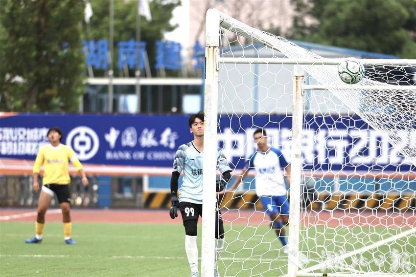 多学生爱好, GnHUh