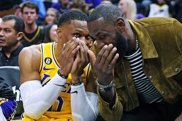 这样的转变, 詹姆斯在活, 球队一路挺