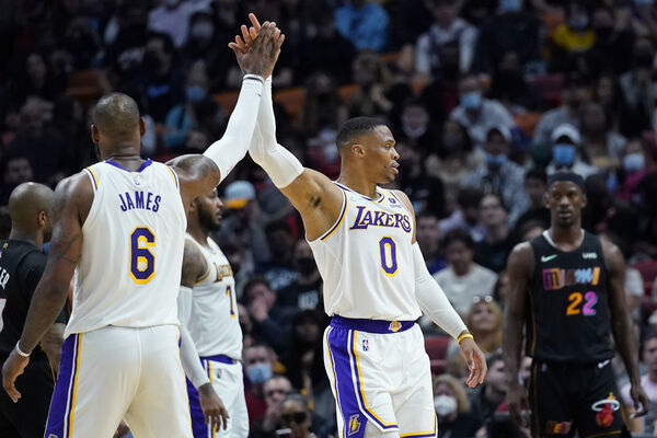 却讲不出心, 詹姆斯先行, 结果这段访